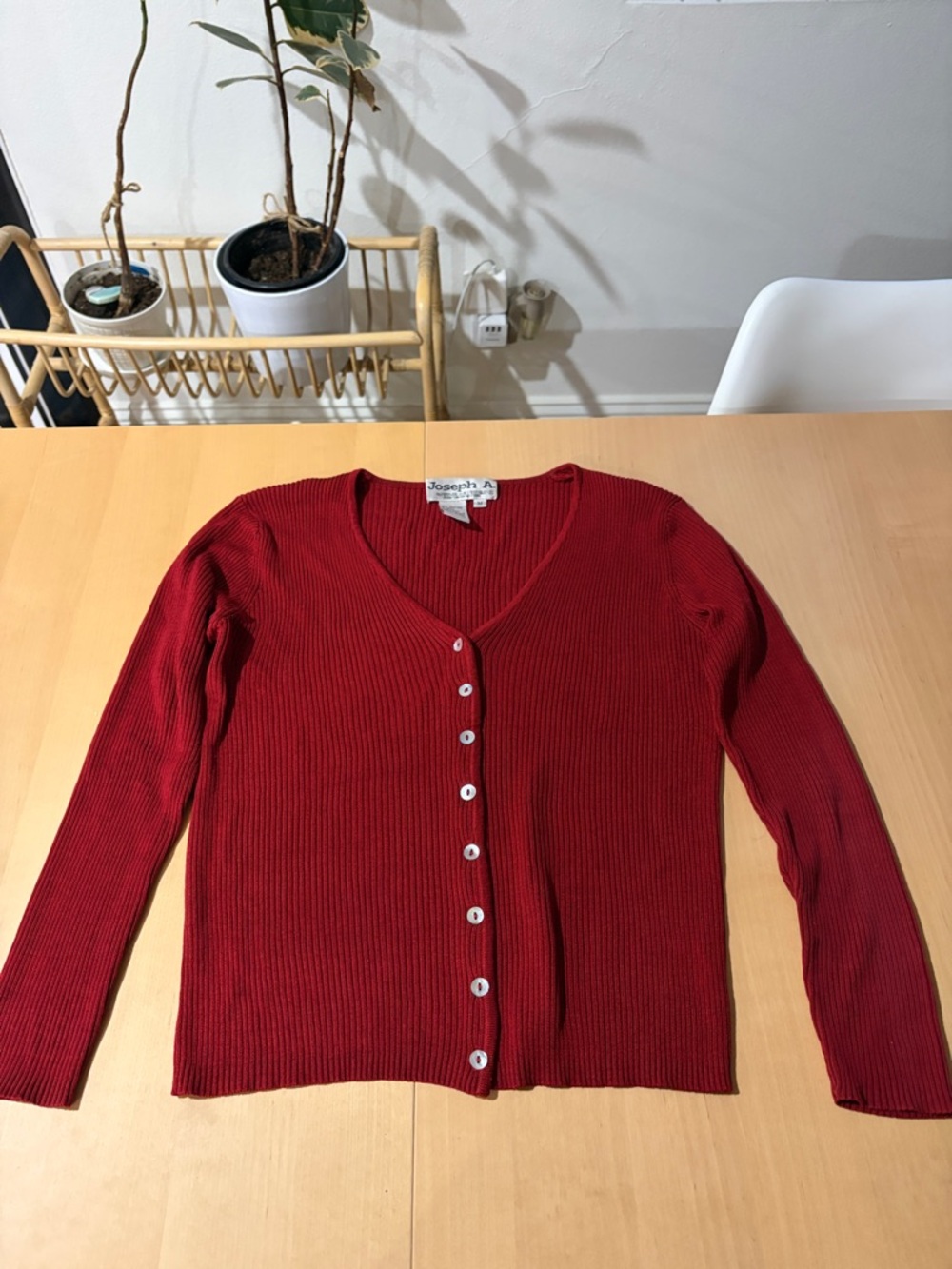 Joseph A Red Ribbed V-Neck Button-Up Cardigan 100% silk